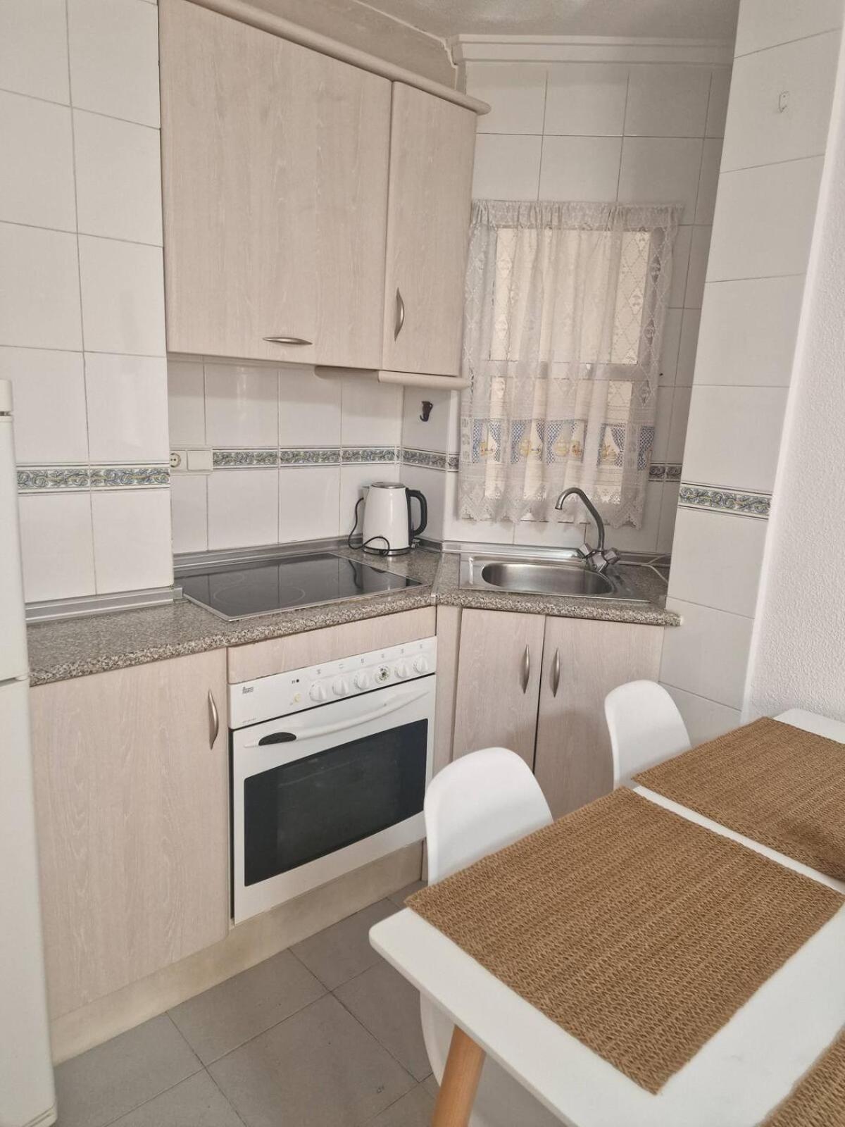 Almudena Apartments Torrevieja Ngoại thất bức ảnh